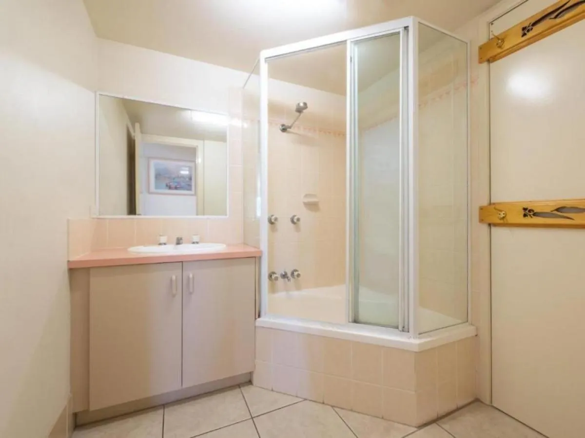 Sandalwood Unit 1 66 Lower Gay Tce Caloundra